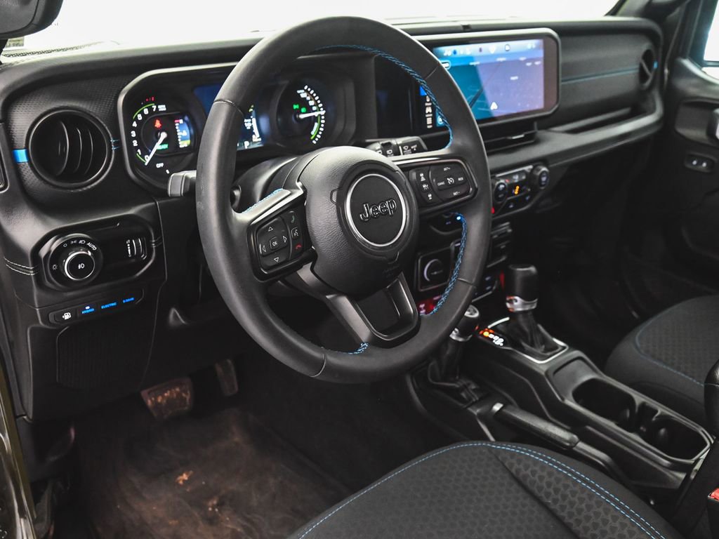 Used 2024 Jeep Wrangler Unlimited Rubicon 4xe w/ Technology Group AWD/4WD image 14