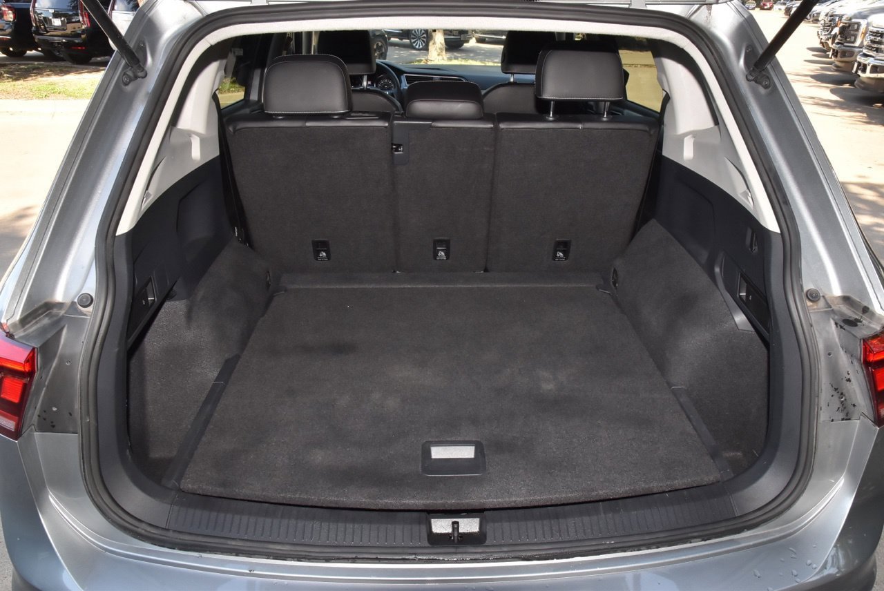 Used 2021 Volkswagen Tiguan SE AWD/4WD image 36