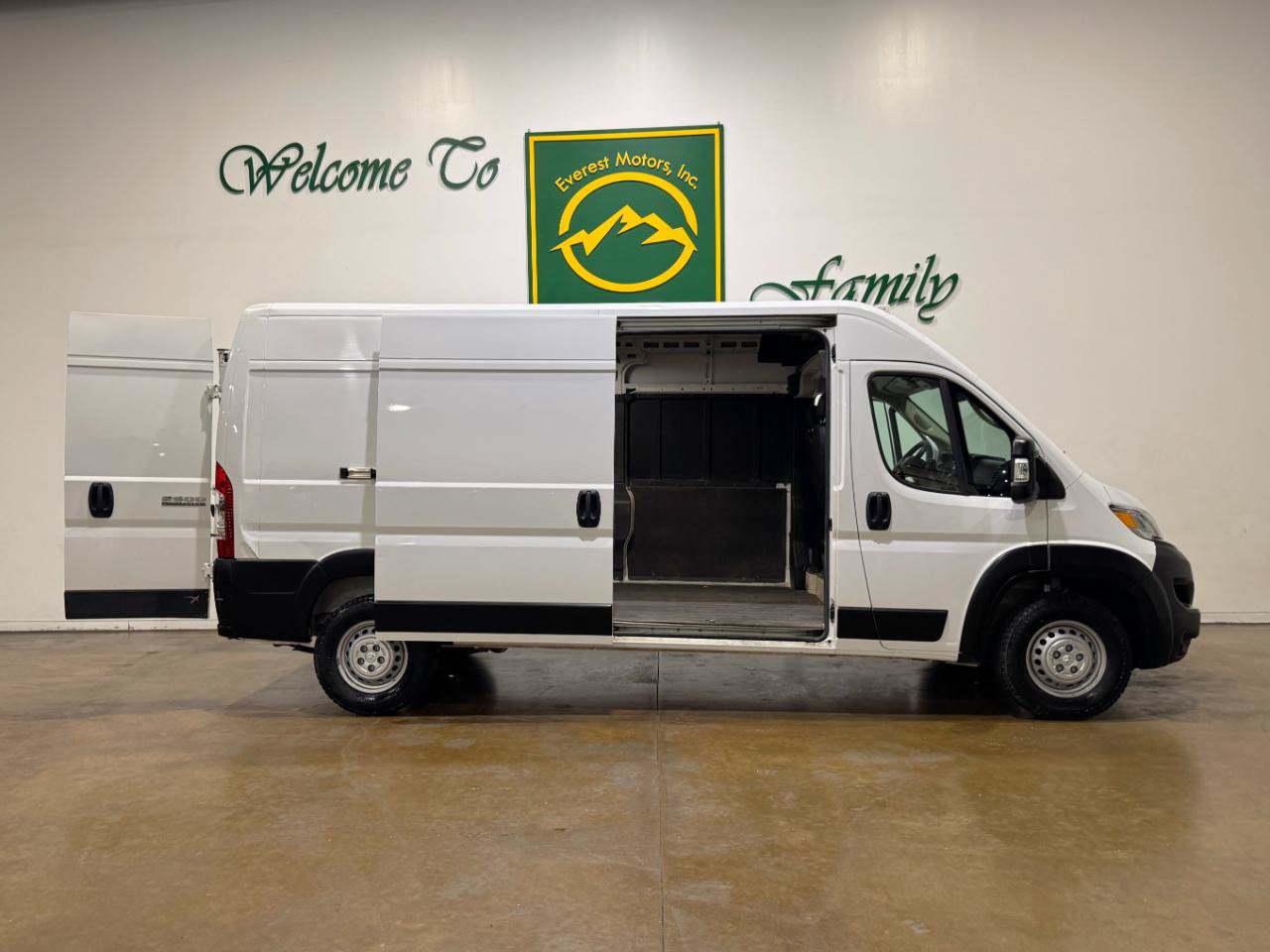 Used 2025 RAM ProMaster 2500 w/ Convenience Group FWD image 45