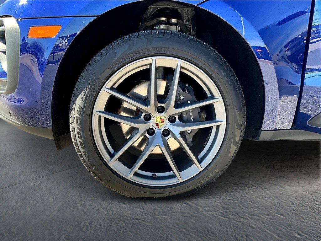 Used 2024 Porsche Macan image 11