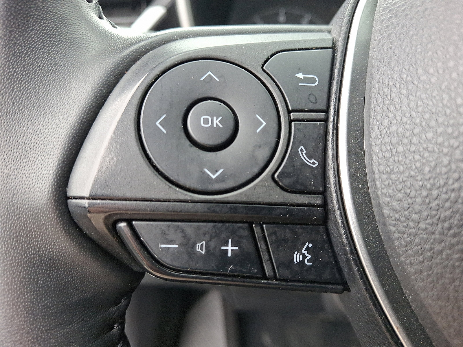 Certified 2023 Toyota Corolla SE w/ Carpet Mat Package (TMS) image 21