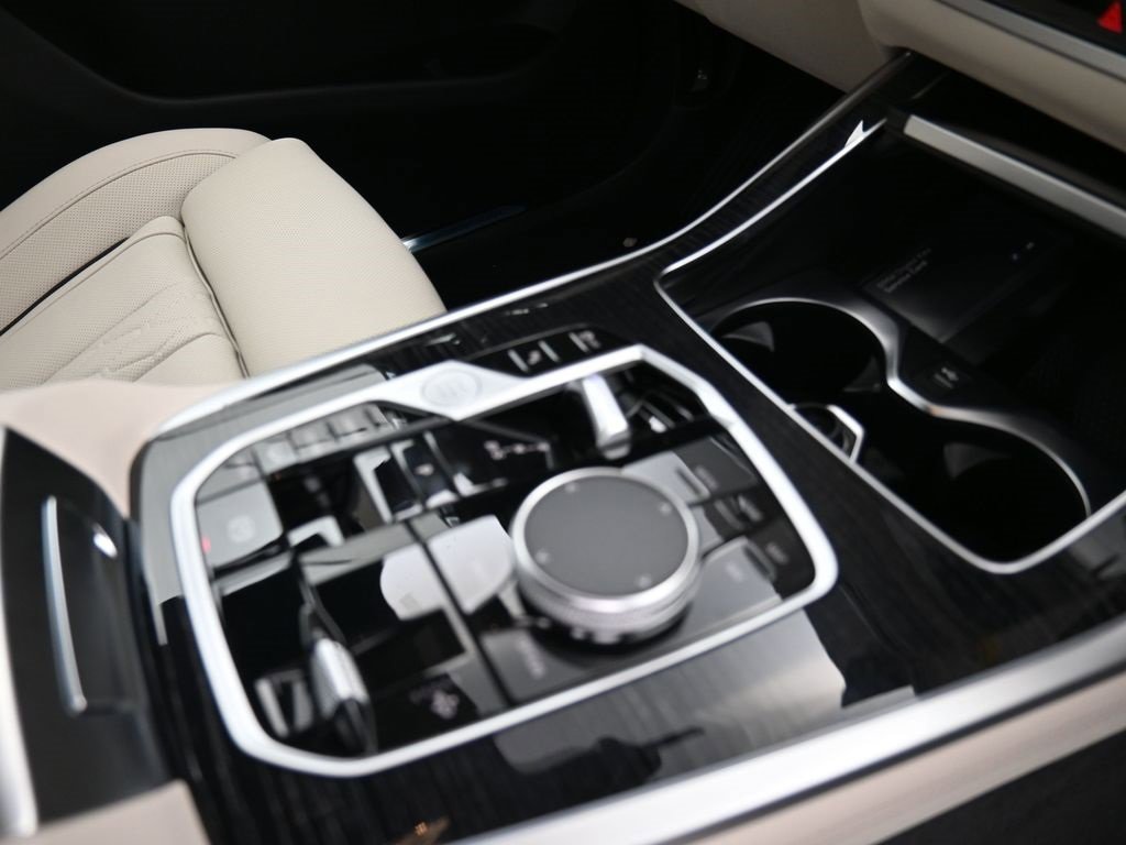 New 2026 BMW X7 xDrive40i w/ M Sport Package image 21