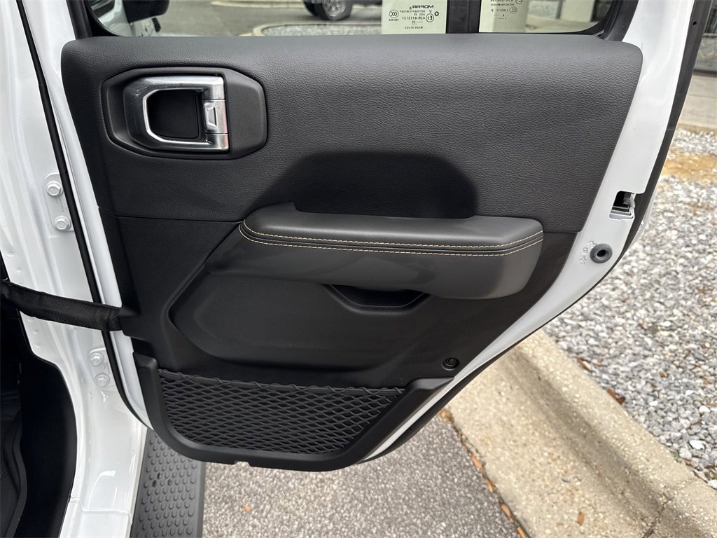 Certified 2025 Jeep Wrangler Sahara w/ Safety Group image 33