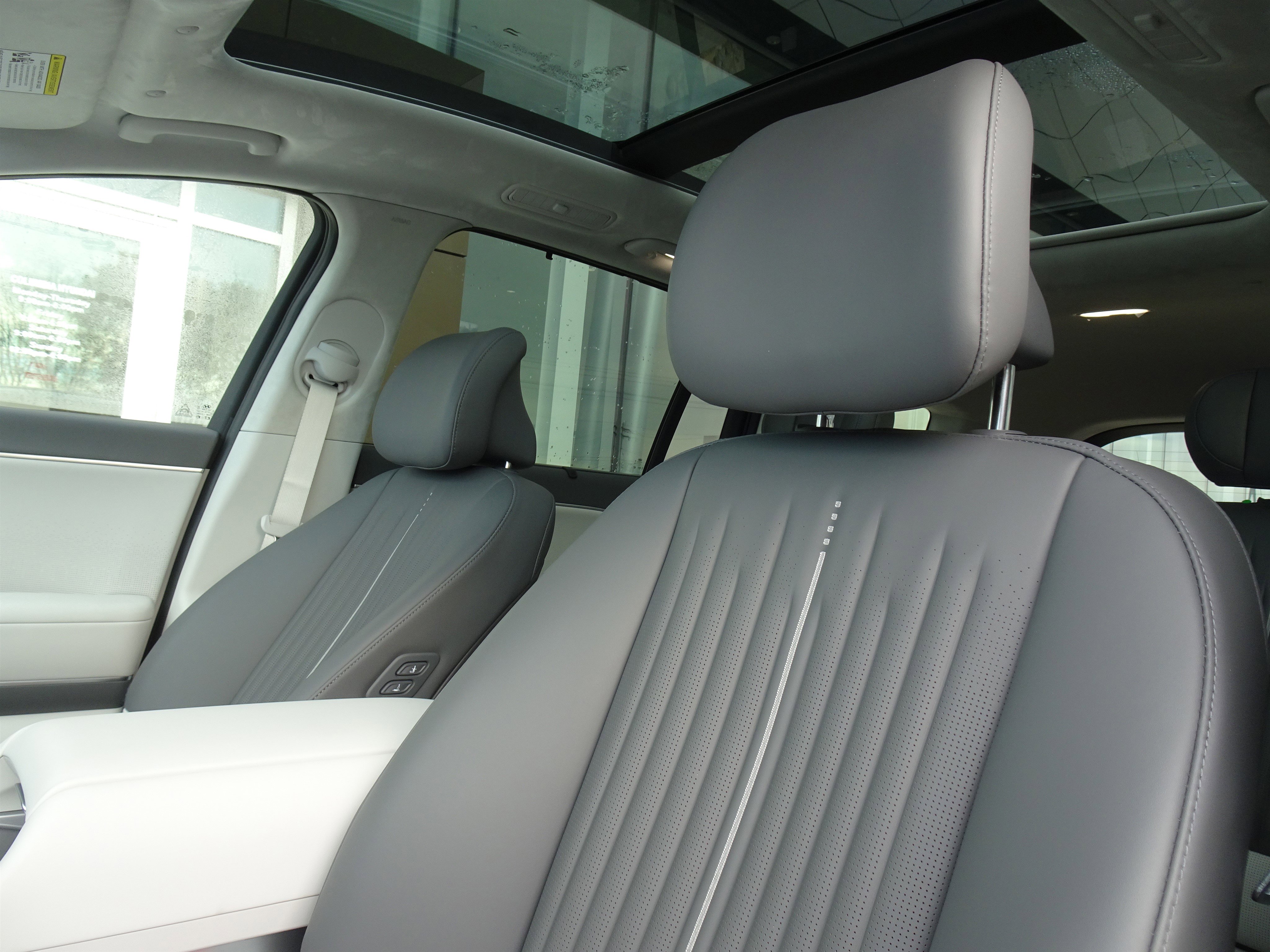 New 2026 Hyundai Ioniq 9 Calligraphy image 12