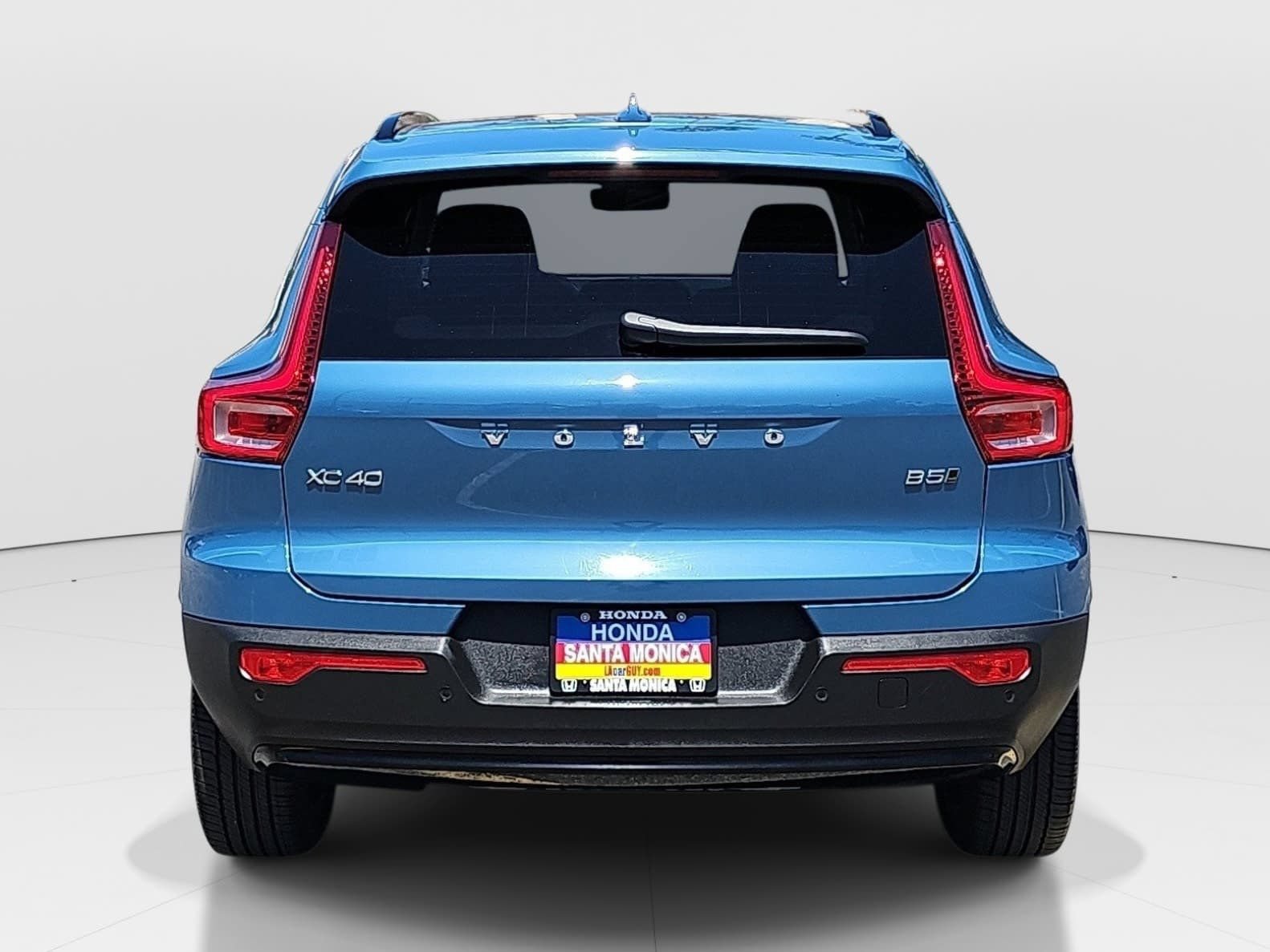 Used 2024 Volvo XC40 B5 Core AWD/4WD image 6