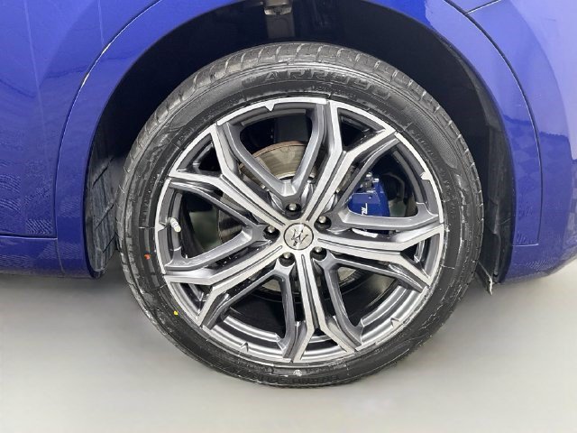 Used 2022 Maserati Levante GT AWD/4WD image 31