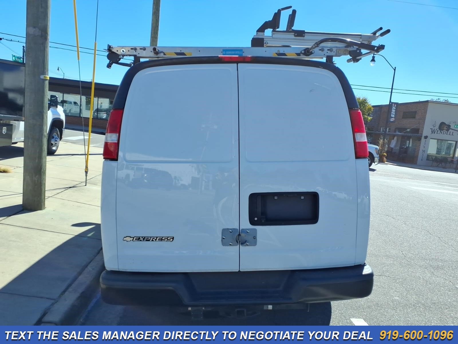 Used 2020 Chevrolet Express 2500 RWD image 4
