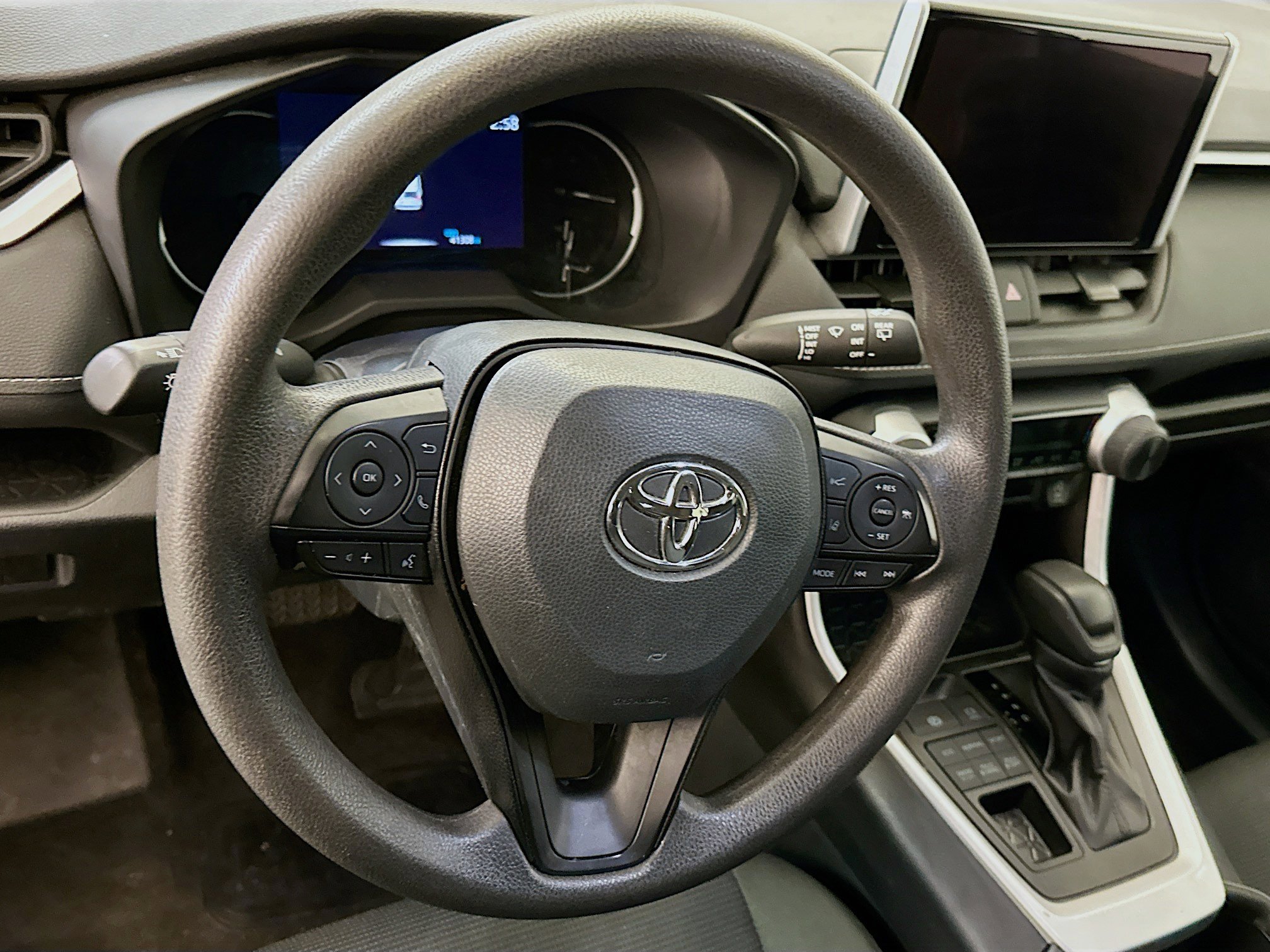 Used 2024 Toyota RAV4 LE image 18
