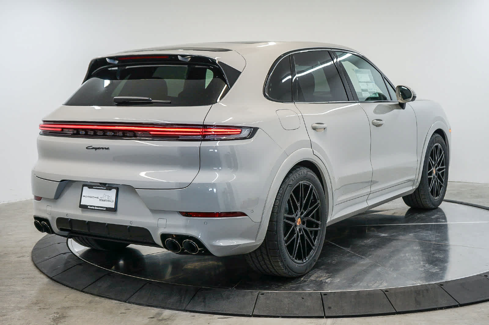 New 2026 Porsche Cayenne AWD/4WD image 9