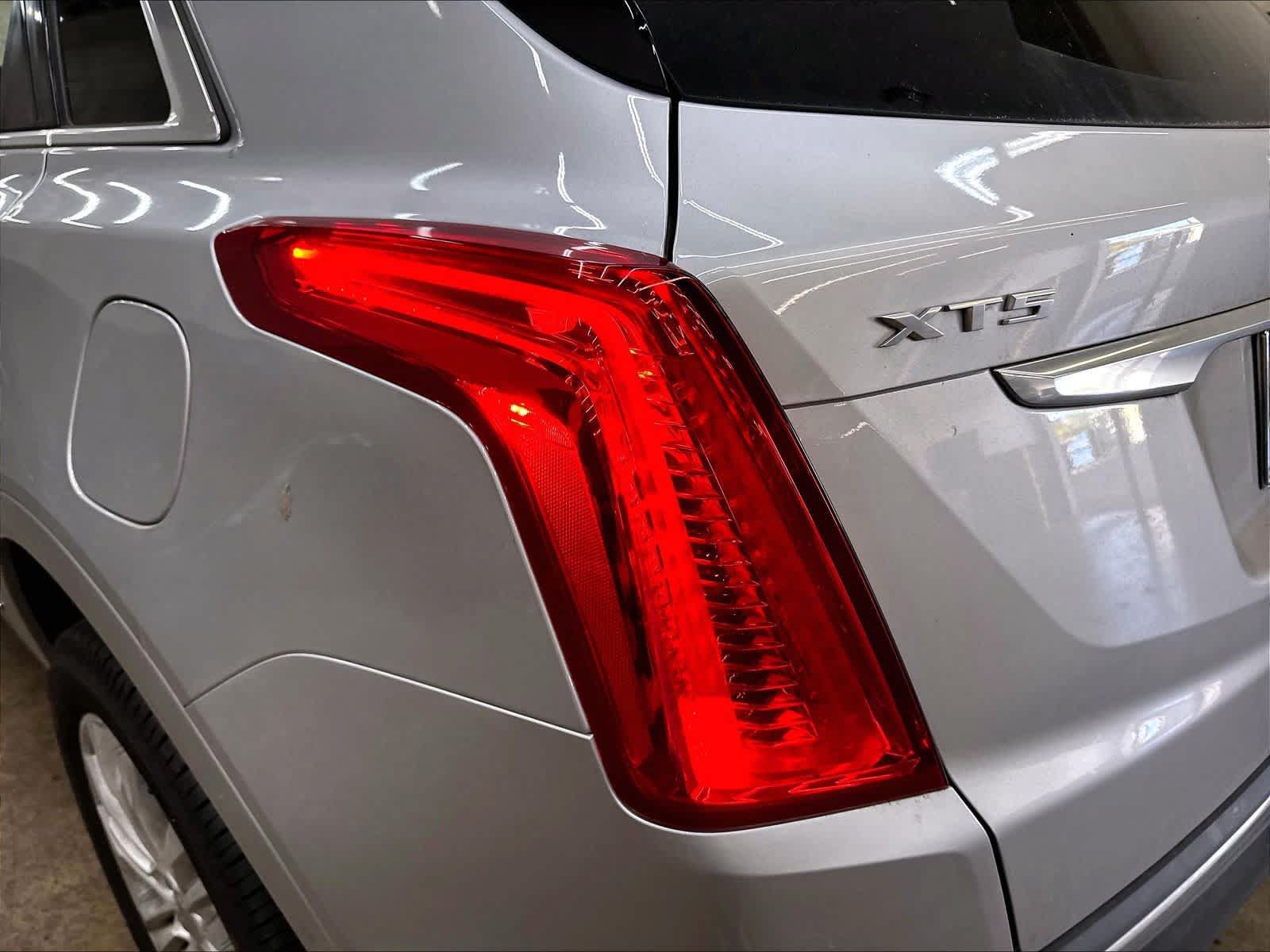 Used 2018 Cadillac XT5 Premium Luxury FWD image 31