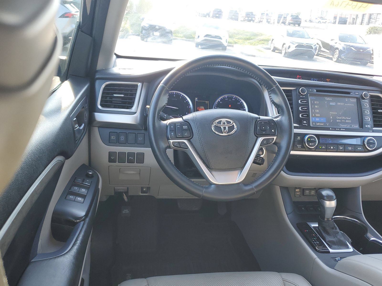Certified 2018 Toyota Highlander Limited AWD/4WD image 11
