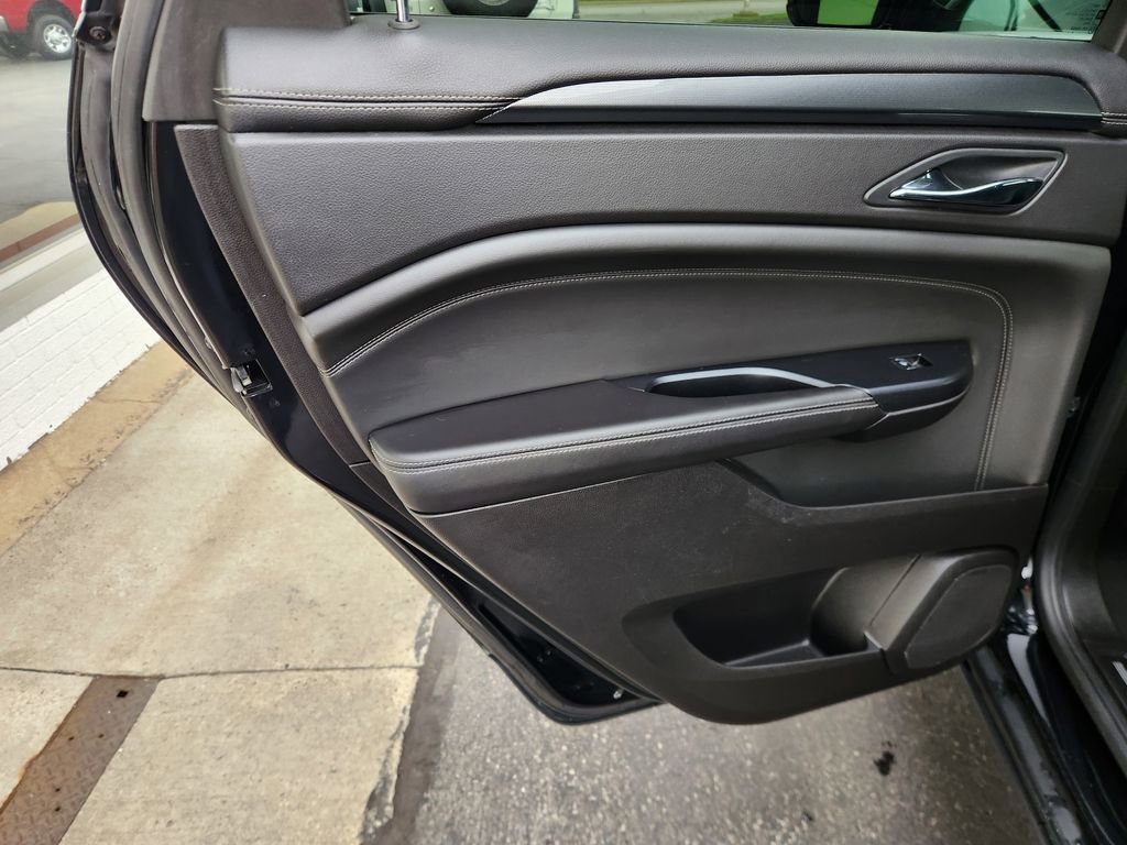 Used 2015 Cadillac SRX FWD image 15