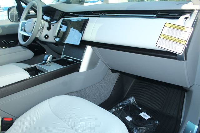 New 2026 Land Rover Range Rover SV image 24