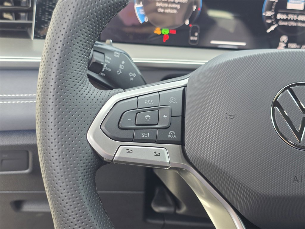 New 2026 Volkswagen Tiguan SE R-Line image 8