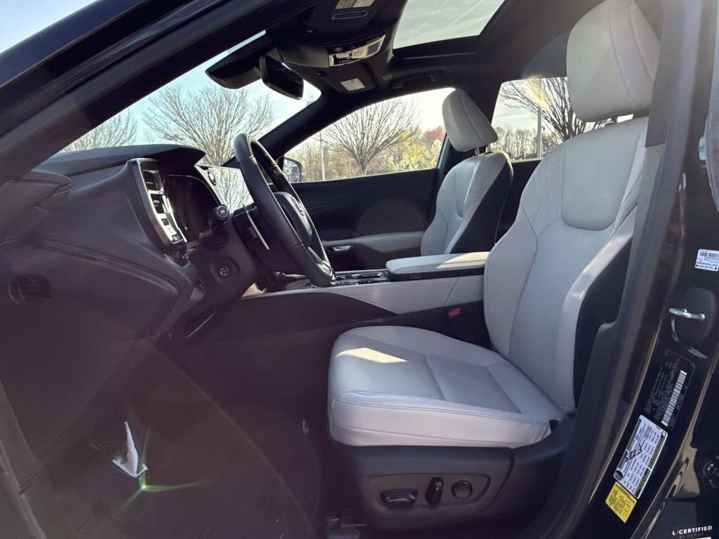 Used 2024 Lexus RX 350 Premium w/ Accessory Package (Z1) AWD/4WD image 18