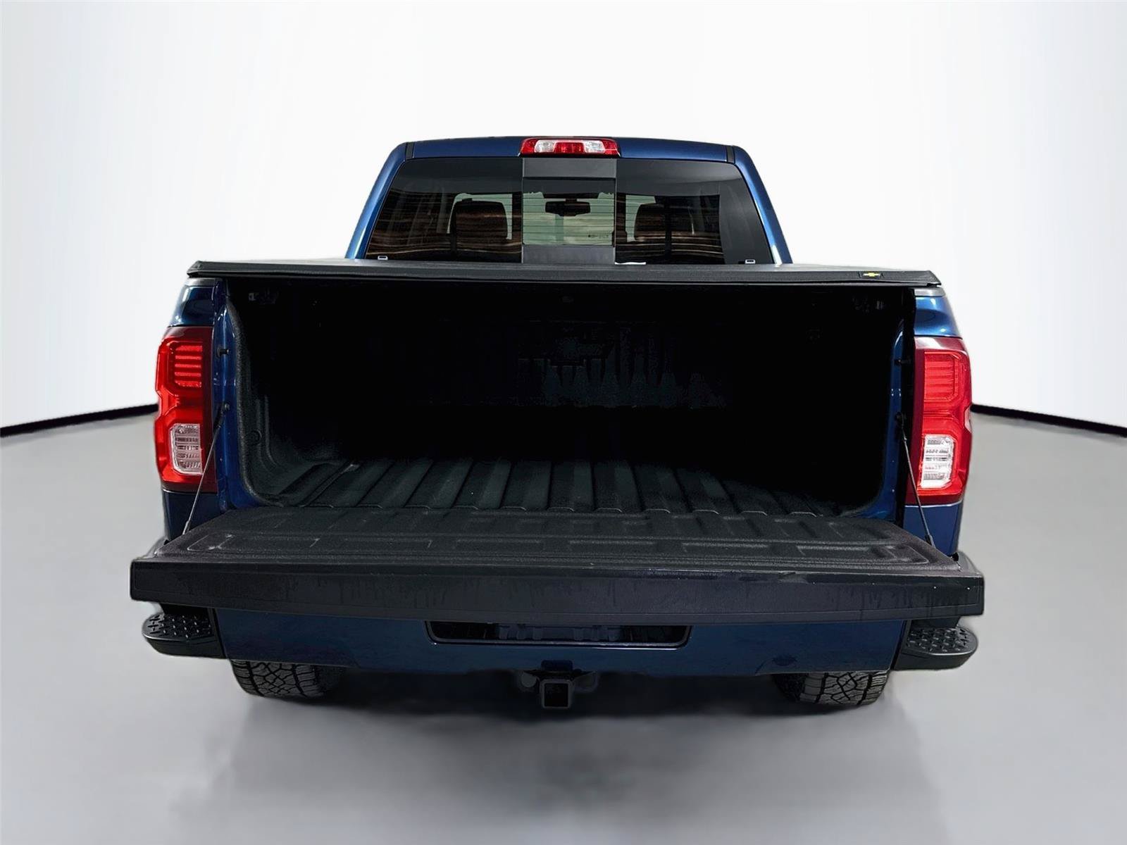 Used 2017 Chevrolet Silverado 1500 LTZ Z71 w/ LTZ Plus Package AWD/4WD image 28