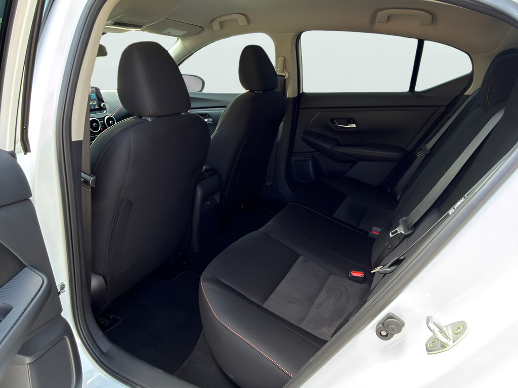 Used 2025 Nissan Sentra SR FWD image 21