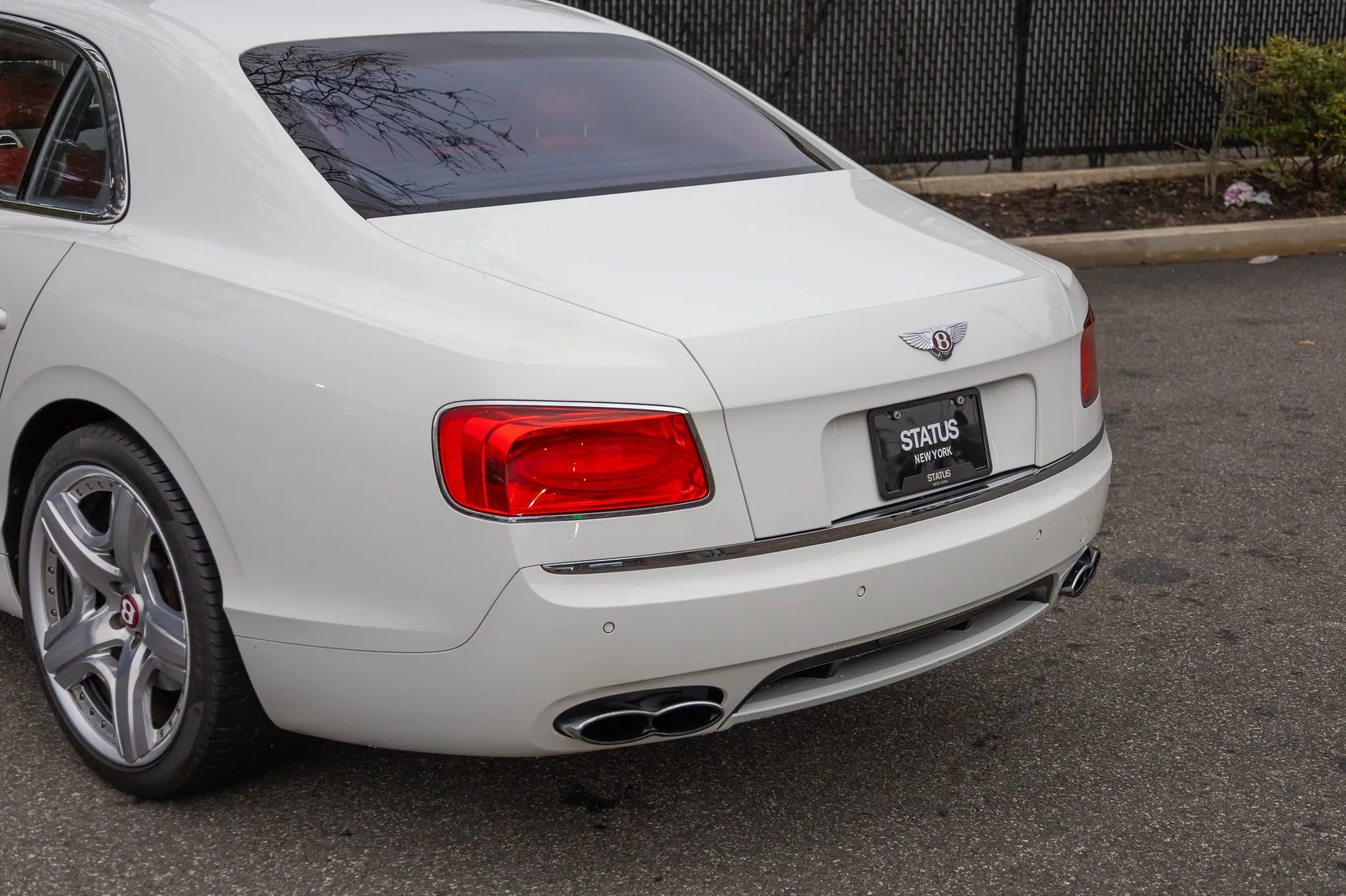 Used 2015 Bentley Flying Spur V8 image 31