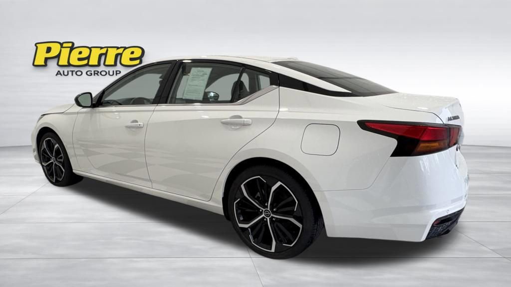 Used 2025 Nissan Altima 2.5 SR FWD image 2