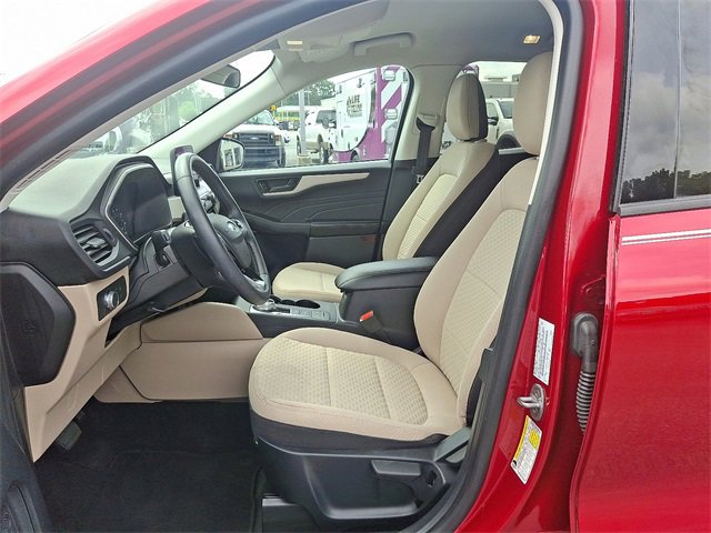 Used 2022 Ford Escape SE w/ Cold Weather Package image 16
