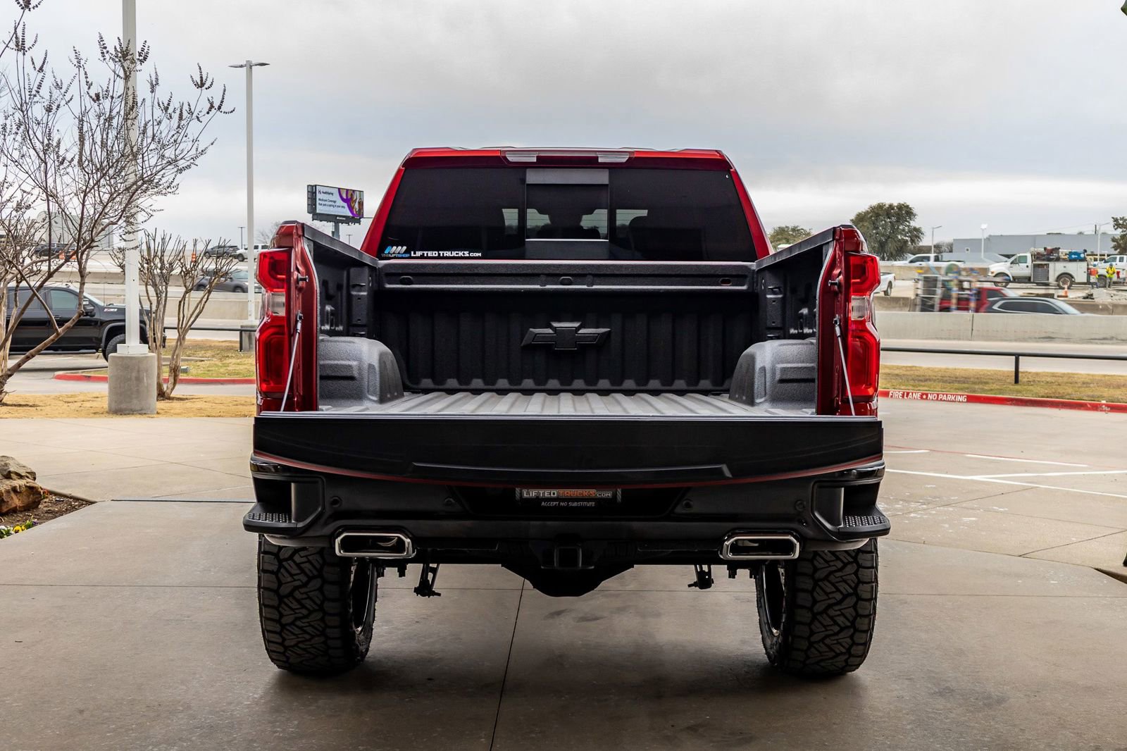 Used 2024 Chevrolet Silverado 1500 LT Trail Boss w/ LT Trail Boss Premium Package AWD/4WD image 9