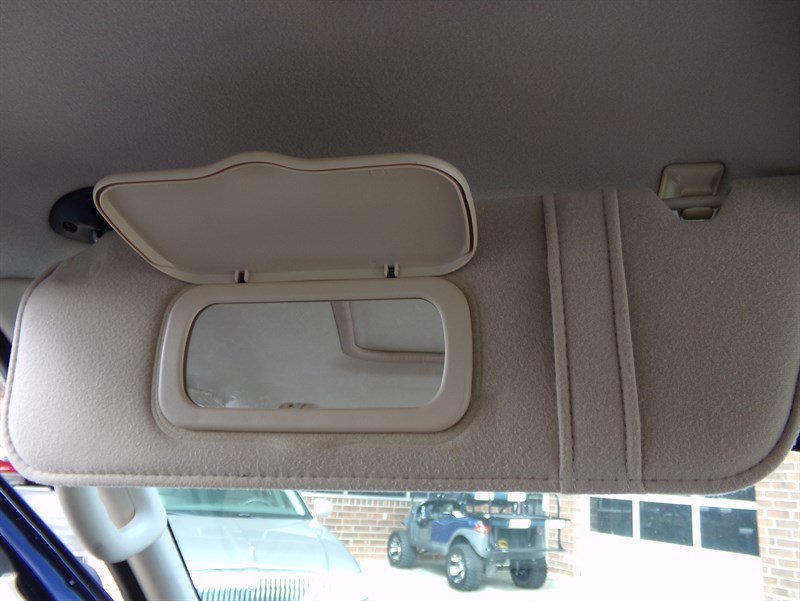 Used 2004 Ford Explorer Sport Trac XLT AWD/4WD image 60