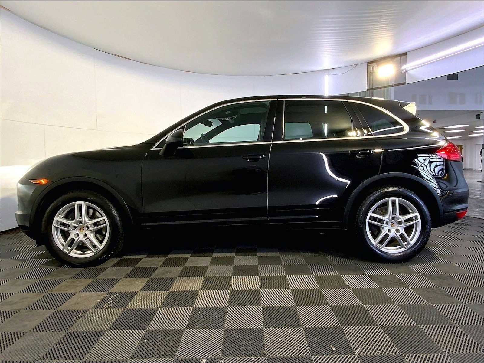Used 2014 Porsche Cayenne Platinum Edition AWD/4WD video 2
