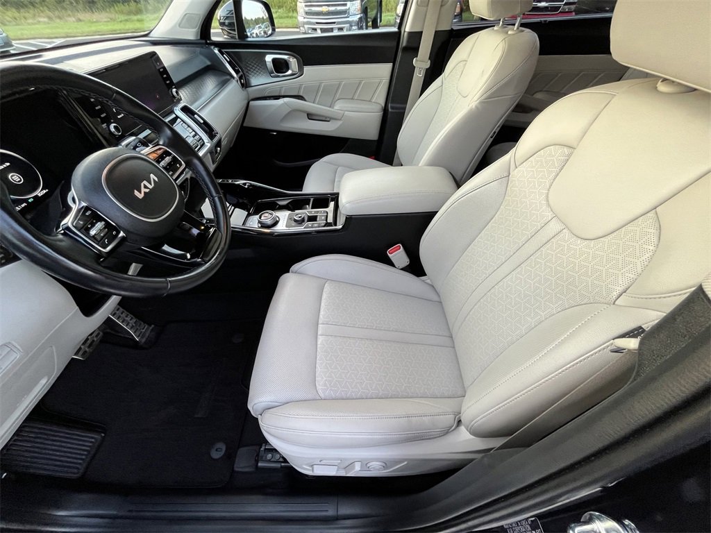 Used 2023 Kia Sorento SX Prestige image 12