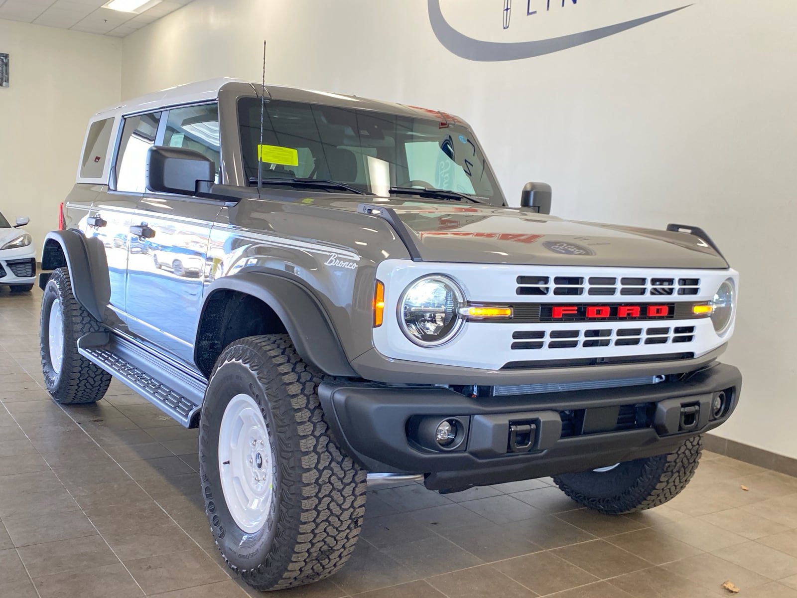 New 2026 Ford Bronco Heritage Edition AWD/4WD image 9