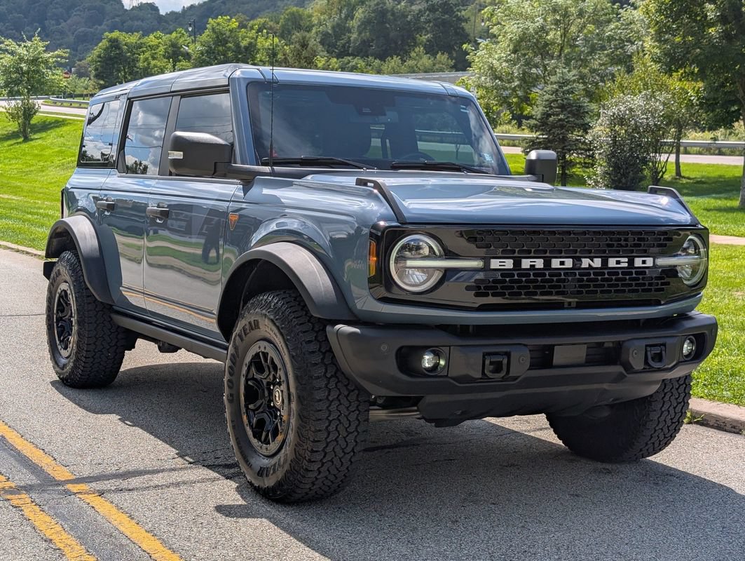 Used 2025 Ford Bronco Badlands AWD/4WD image 4