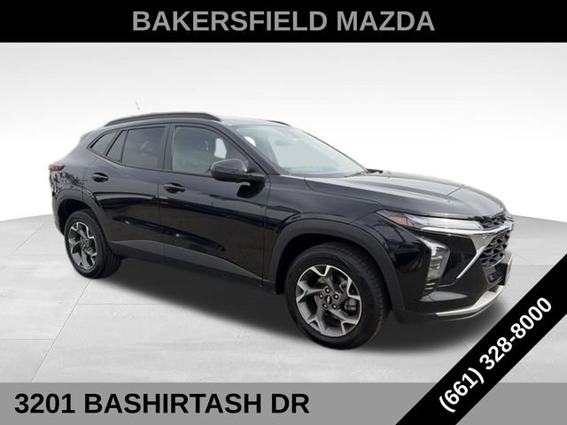 Used 2025 Chevrolet Trax LT FWD image 7