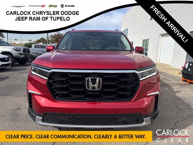 Used 2025 Honda Pilot Touring image 3