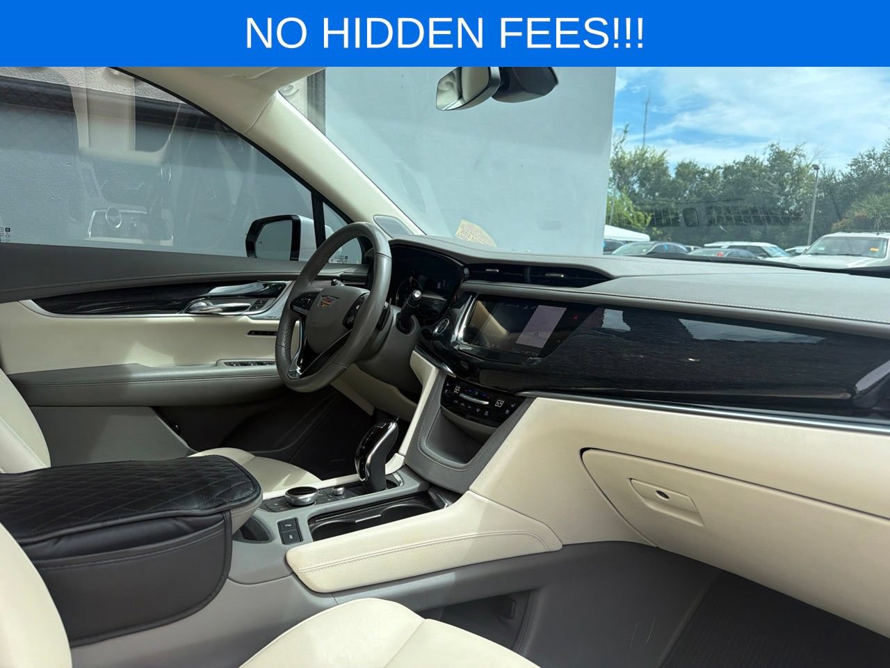 Used 2025 Cadillac XT6 Premium Luxury w/ LPO, Floor Liner Package FWD image 27