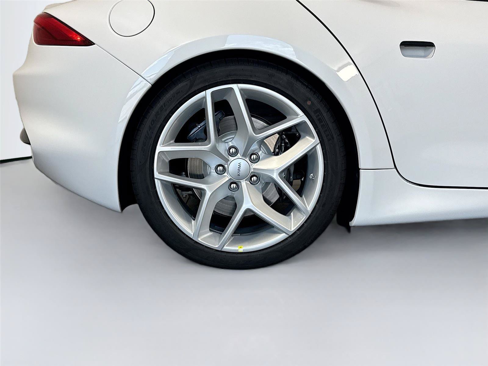 New 2025 Karma Revero Luxury RWD image 32