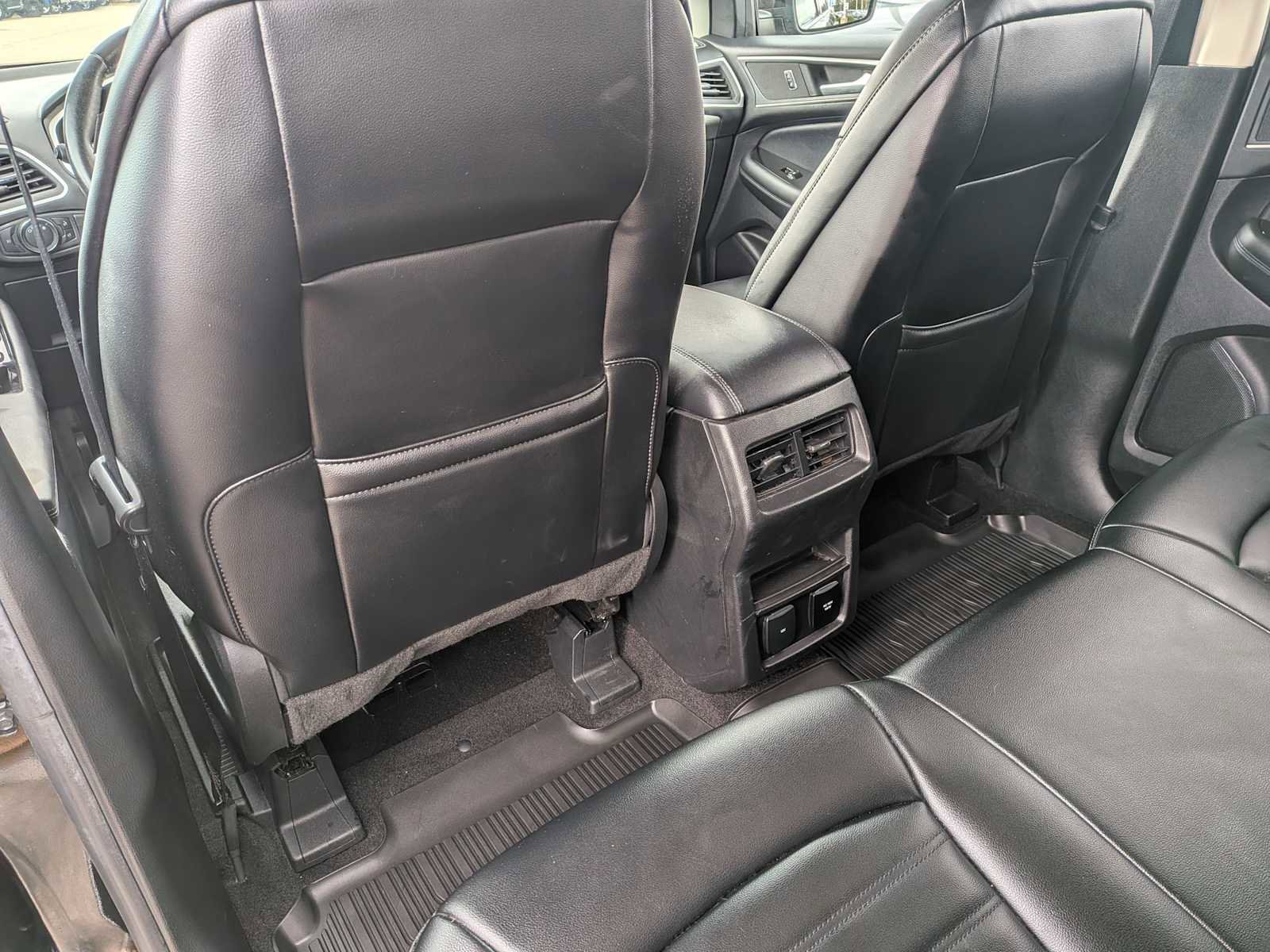 Used 2019 Ford Edge SEL w/ Equipment Group 201A AWD/4WD image 16