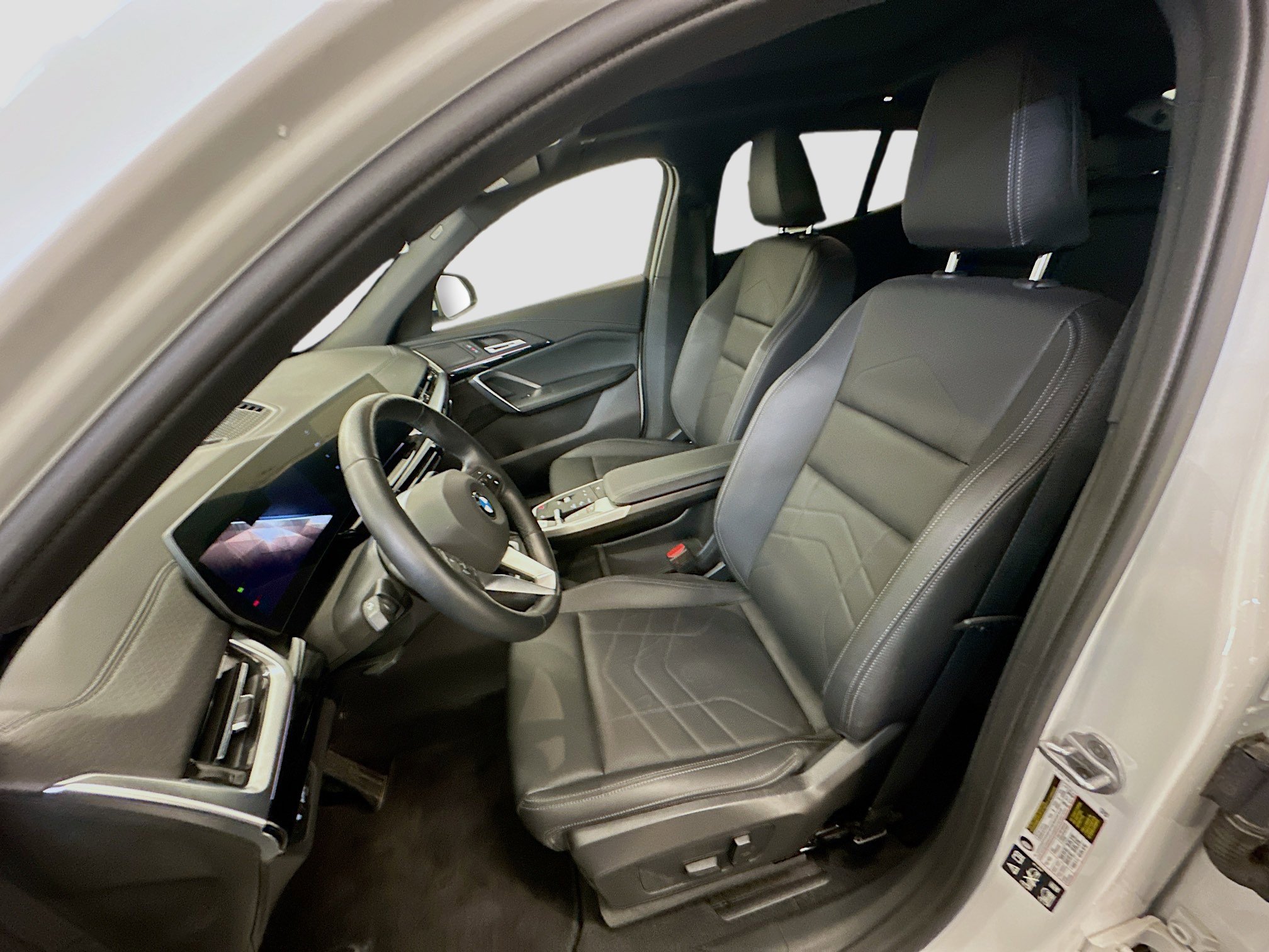 Used 2025 BMW X2 xDrive28i image 13