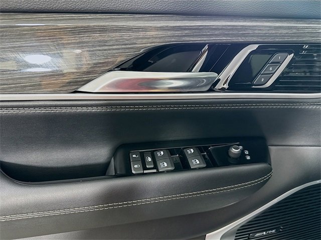 Used 2022 Jeep Wagoneer Series III w/ Flexible Seating Group image 14