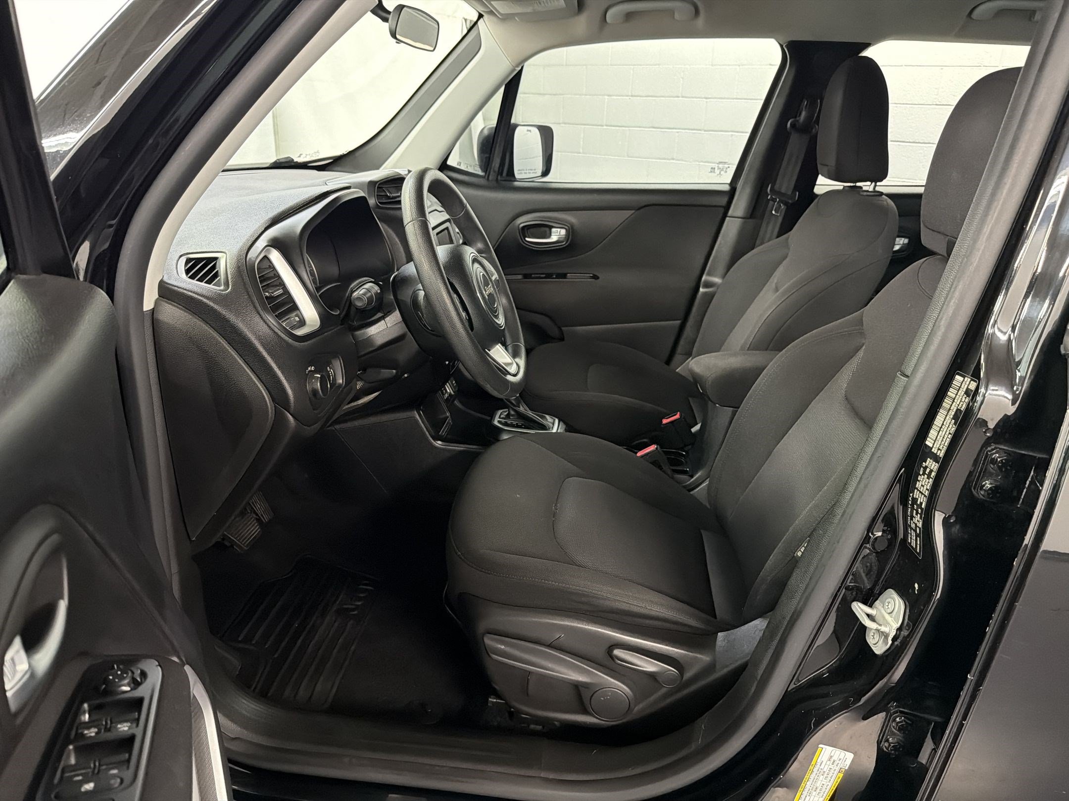 Used 2019 Jeep Renegade Sport FWD image 5