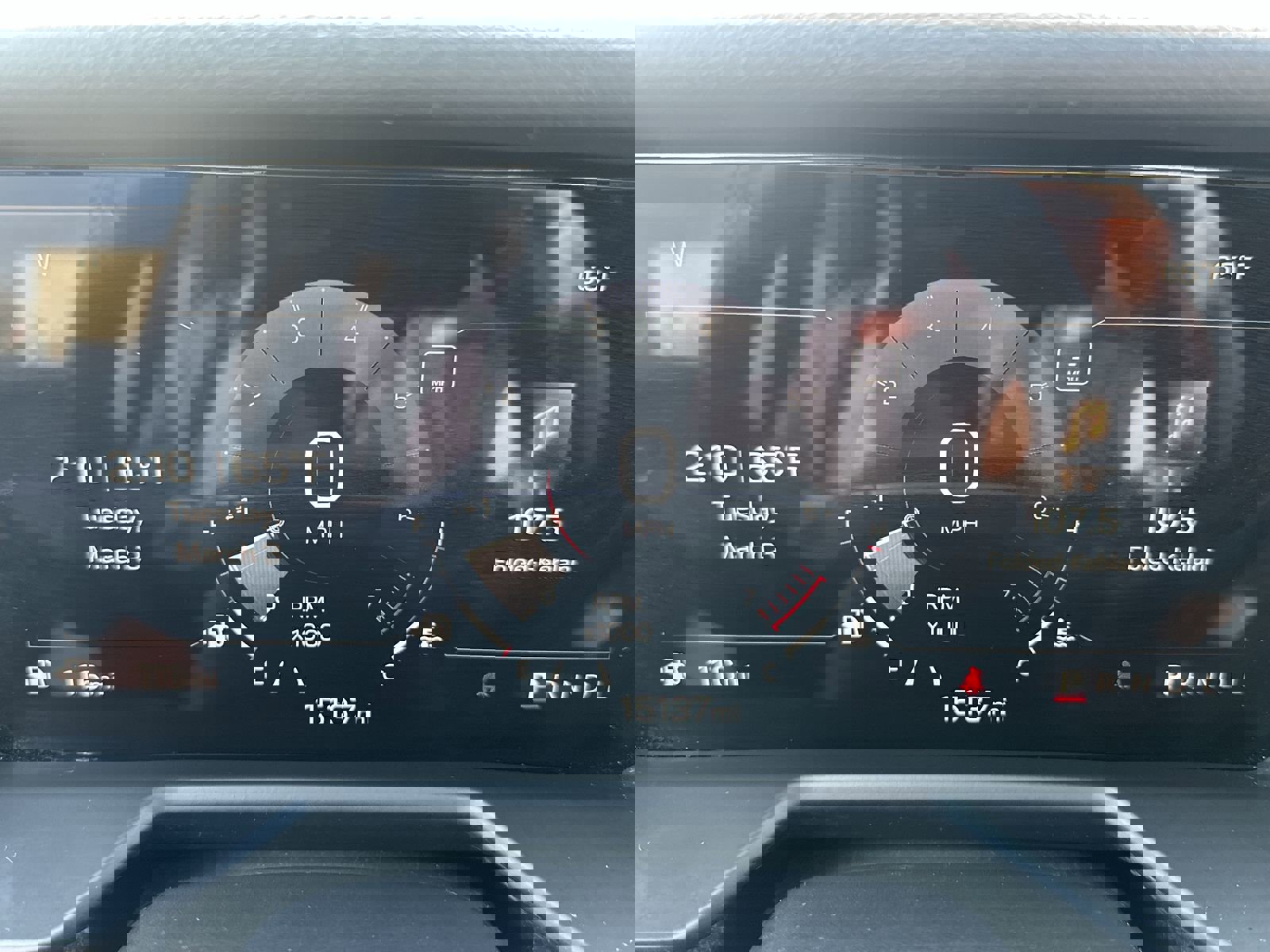 Used 2025 GMC Acadia Elevation image 23