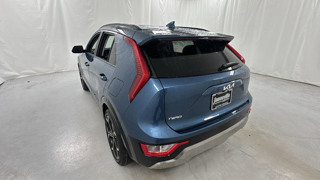 Used 2024 Kia Niro EX Touring image 5
