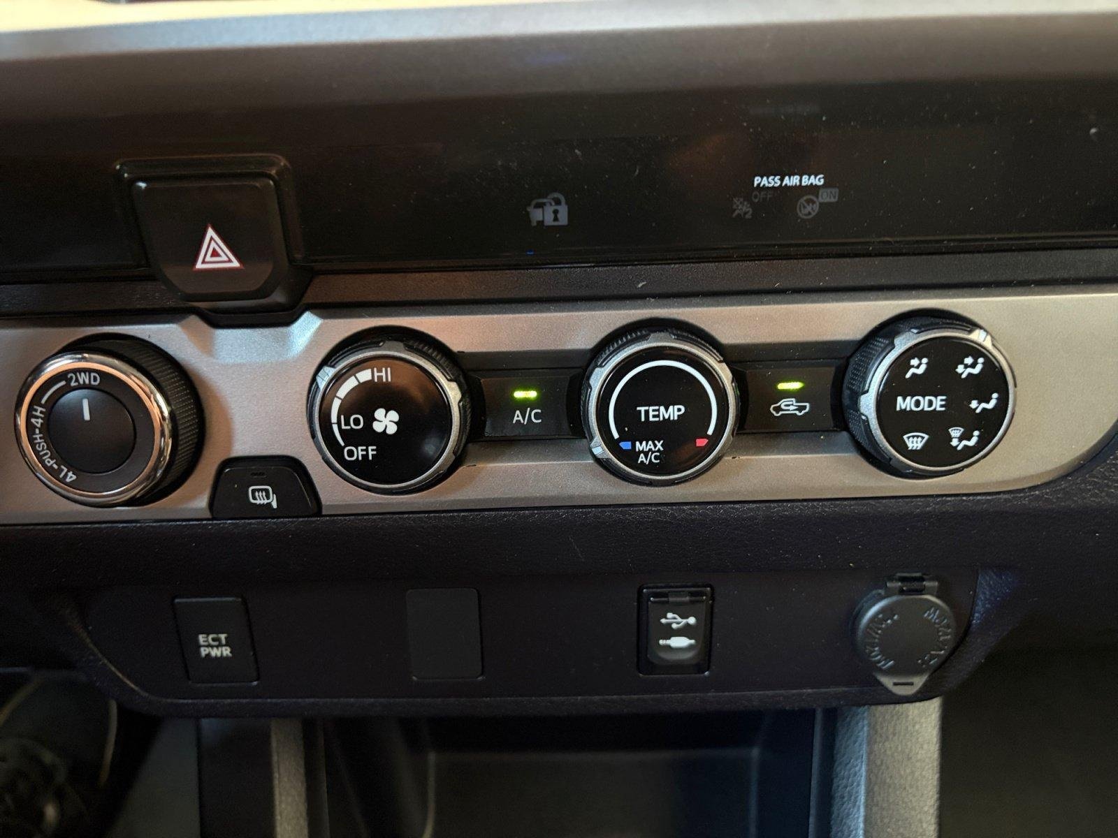 Used 2018 Toyota Tacoma SR5 AWD/4WD image 16