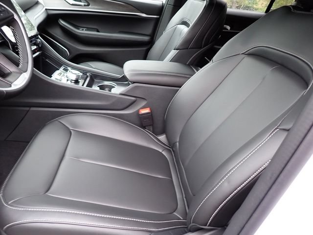 New 2025 Jeep Grand Cherokee Limited w/ Black Appearance Package AWD/4WD image 12