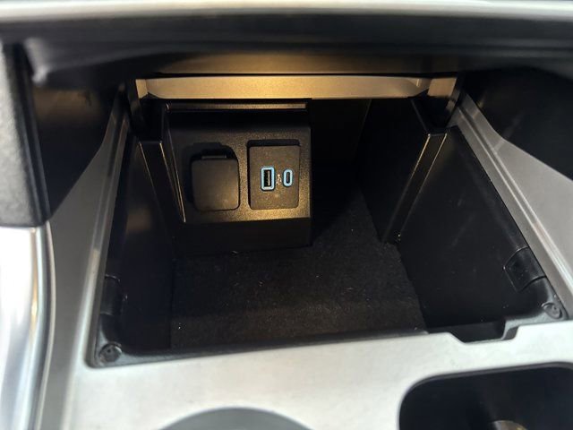 Used 2022 Ford Explorer Limited w/ Hybrid Equipment Group 310A image 26