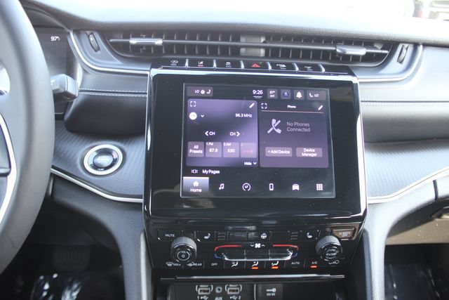 Used 2024 Jeep Grand Cherokee L Altitude AWD/4WD image 4