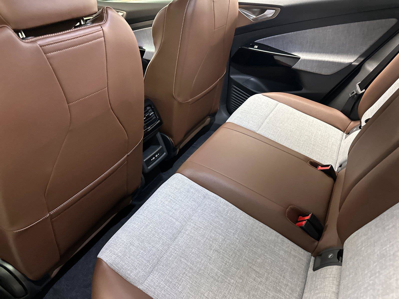 New 2026 Volkswagen ID.4 Pro AWD/4WD image 11