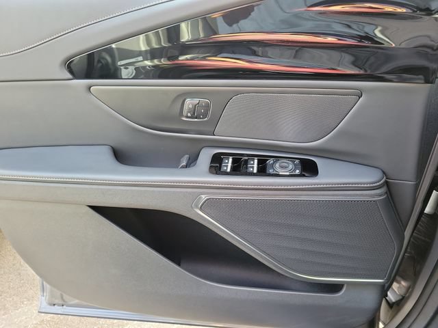 Certified 2024 Lincoln Nautilus Premier w/ Jet Appearance Package AWD/4WD image 16