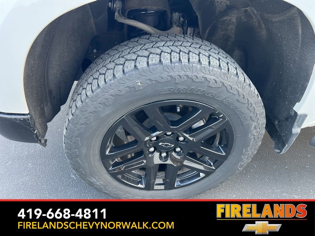 Used 2025 Chevrolet Silverado 1500 Custom Trail Boss w/ Turbomax Blackout Package image 18