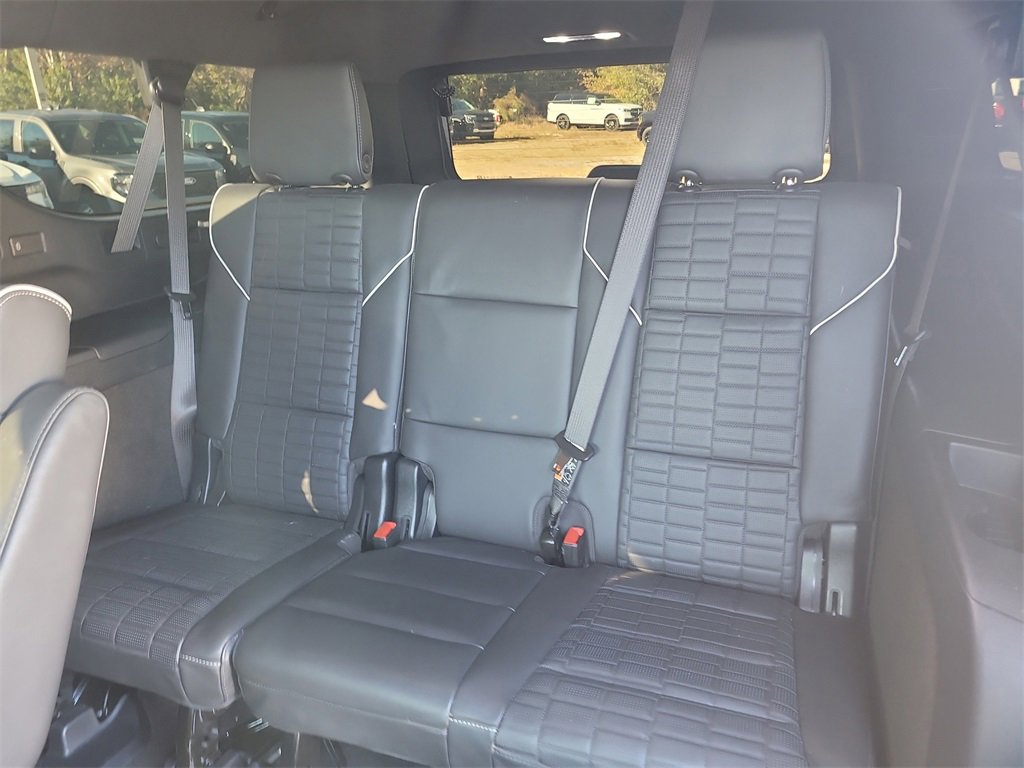Used 2025 Cadillac Escalade ESV Sport Platinum image 11