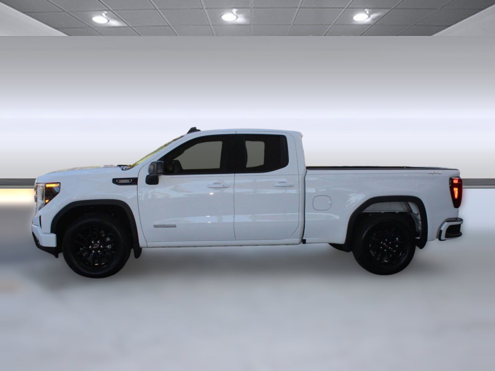 Used 2024 GMC Sierra 1500 Elevation image 2