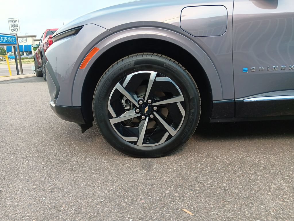 Used 2024 Chevrolet Equinox EV LT AWD/4WD image 26